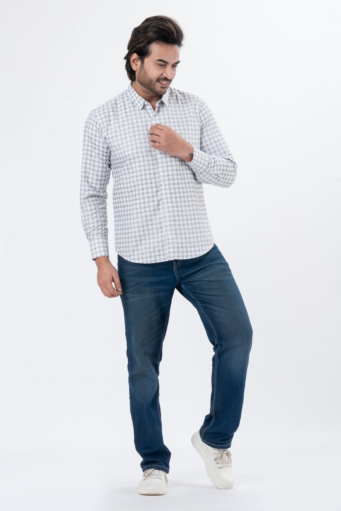 Men's White Checked Full Sleeve Casual Shirt | Regular Fit Cotton Blend | ZEVRARIQ